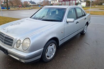 Mercedes-Benz E 200 134.200 km 4.999 &euro; Rangendingen 72414