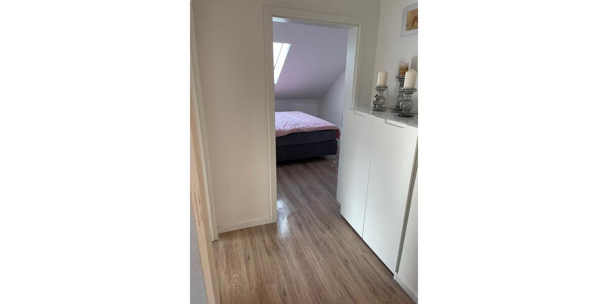 Dachgeschoßwohnung Böblingen Dagersheim - 3 Zimmer, 72 m&sup2;, 1.225&euro; | Angebot:25979030
