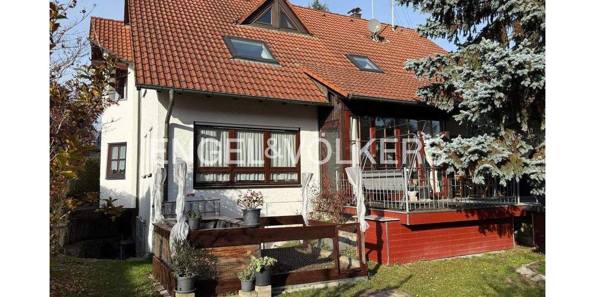 Einfamilienhaus Rottenburg am Neckar Oberndorf - 9 Zimmer, 223 m&sup2;, 750.000&euro; | Angebot:25682858