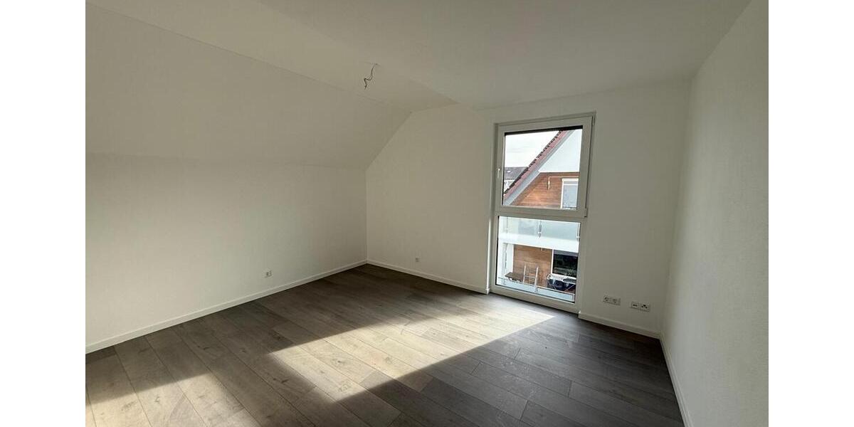 Doppelhaushälfte Herrenberg - 6 Zimmer, 138 m&sup2;, 2.250&euro; | Angebot:26364288