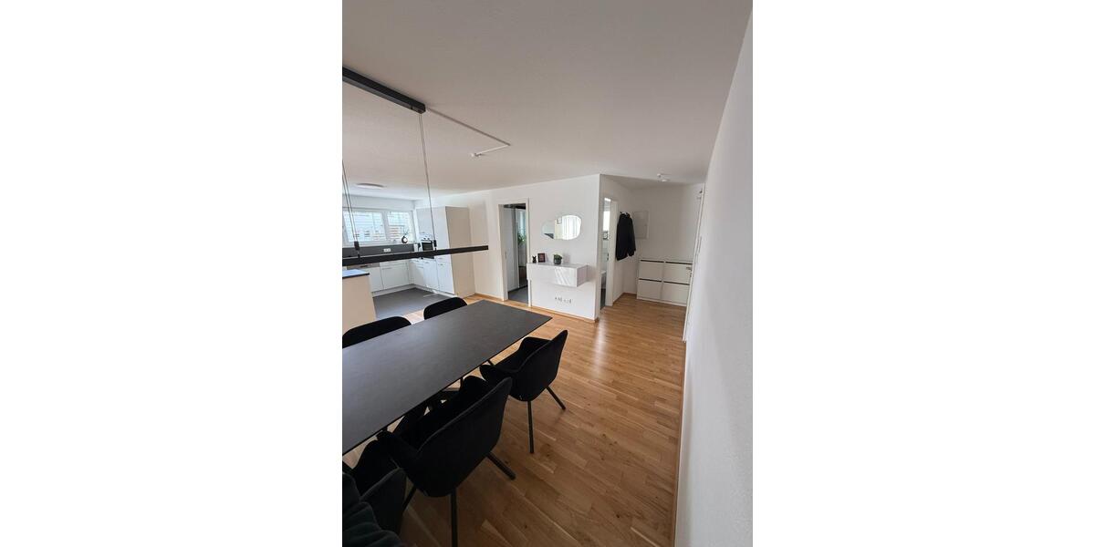 Erdgeschoßwohnung Nürtingen - 2.5 Zimmer, 99 m&sup2;, 1.300&euro; | Angebot:25945896