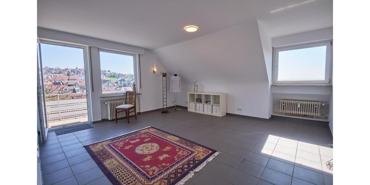 Dachgeschoßwohnung Esslingen am Neckar Brühl - 4.5 Zimmer, 105 m&sup2;, 359.000&euro; | Angebot:25905751