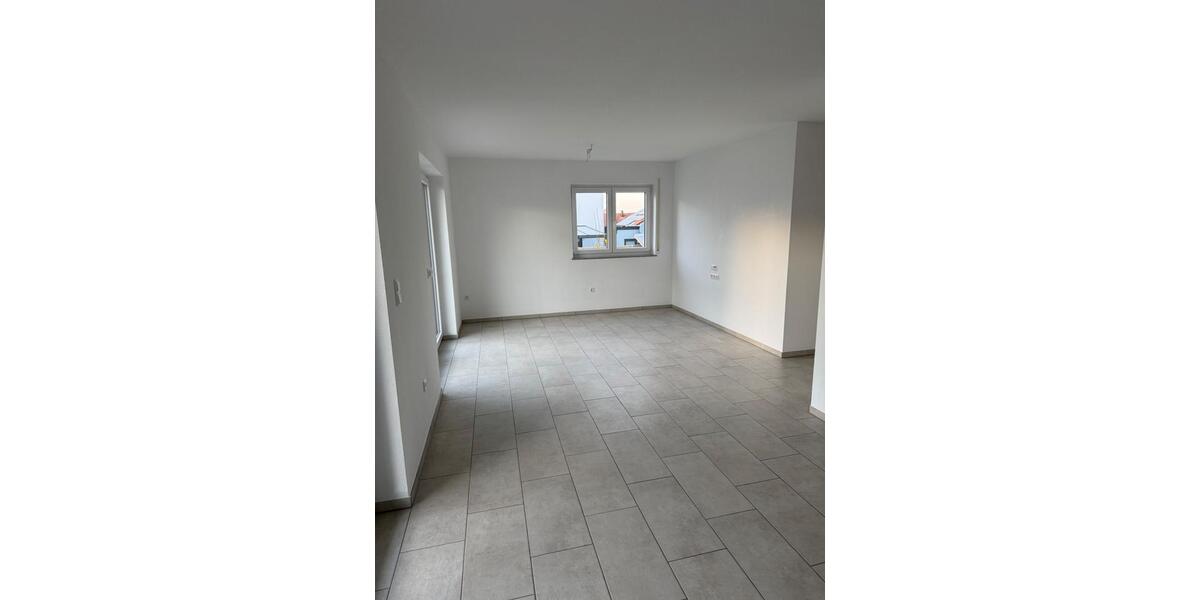 Etagenwohnung Rottenburg am Neckar - 3 Zimmer, 85 m&sup2;, 1.050&euro; | Angebot:26045313