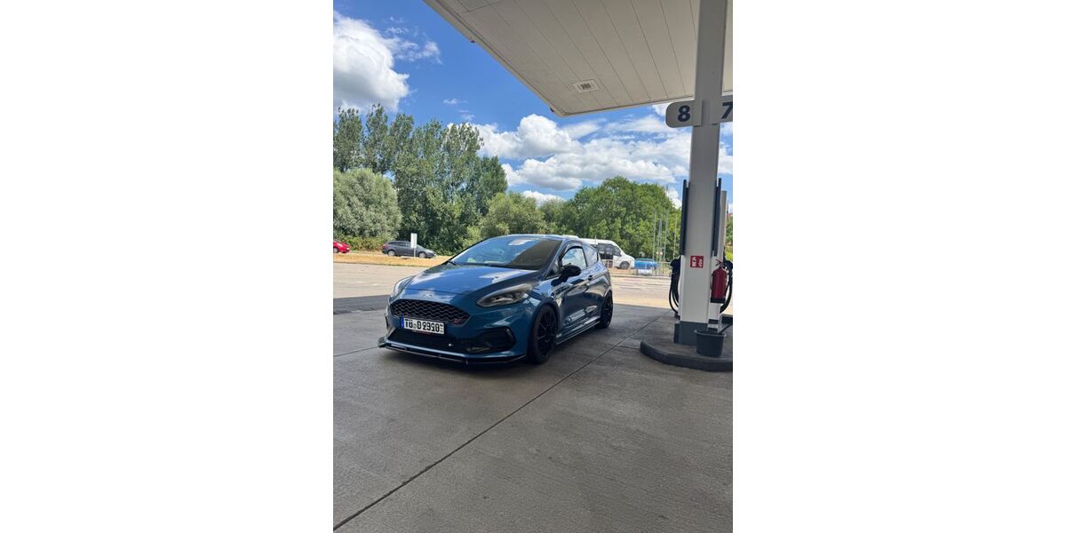 Ford Fiesta 82.100 km 17.399 &euro; Reutlingen 72766