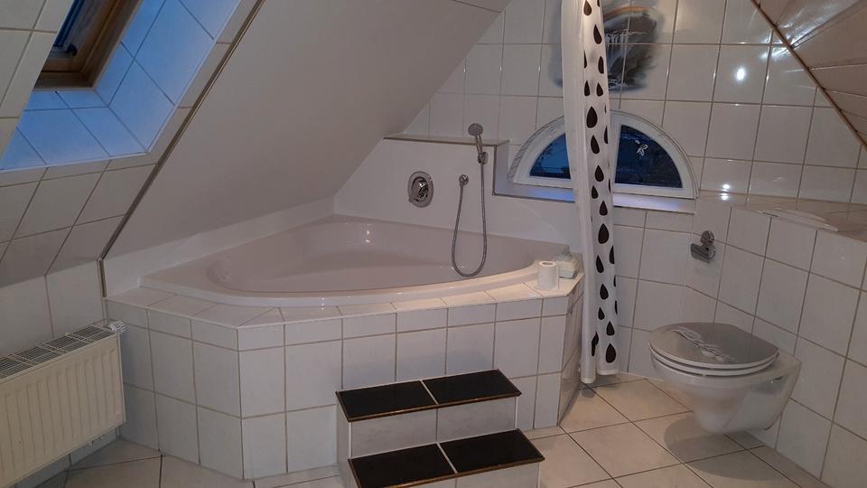 Dachgeschoßwohnung Kirchheim unter Teck - 3 Zimmer, 60 m&sup2;, 720&euro; | Angebot:26047502