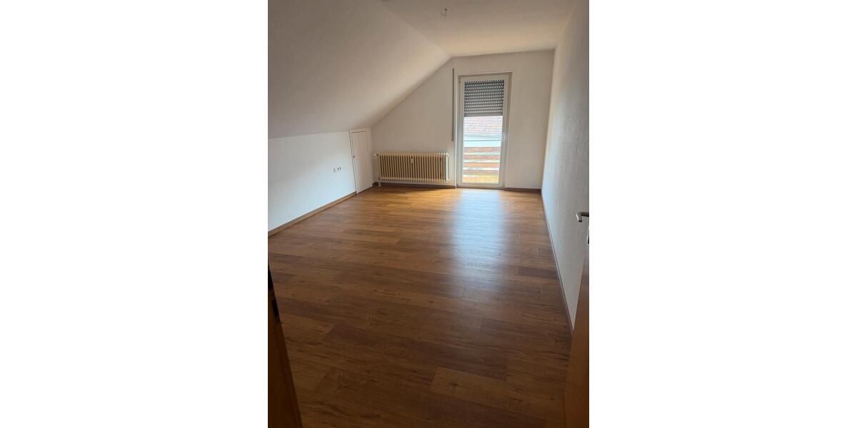 Etagenwohnung Kirchheim unter Teck - 4 Zimmer, 110 m&sup2;, 1.400&euro; | Angebot:25843405