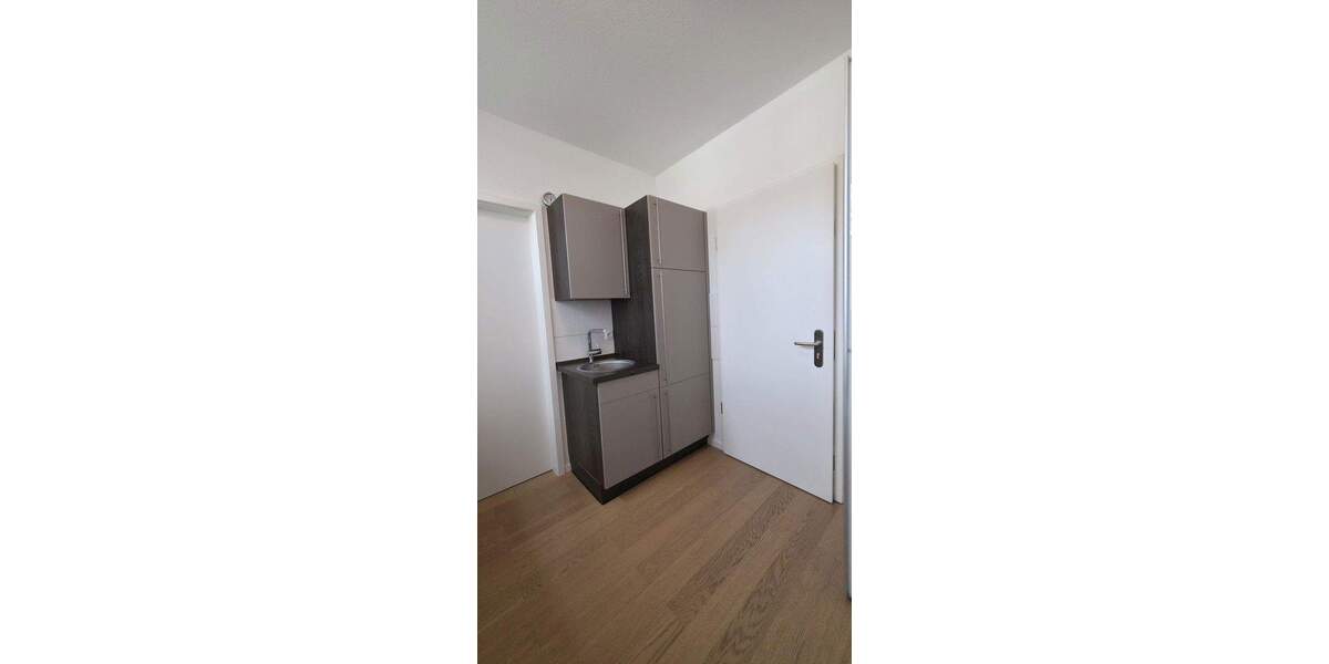 Etagenwohnung Sindelfingen Mitte - 9 Zimmer, 242 m&sup2;, 695.000&euro; | Angebot:25823345