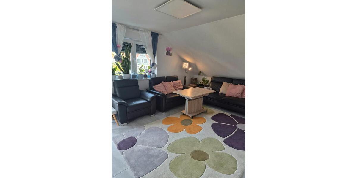 Dachgeschoßwohnung Herrenberg - 4 Zimmer, 85 m&sup2;, 1.200&euro; | Angebot:27601469