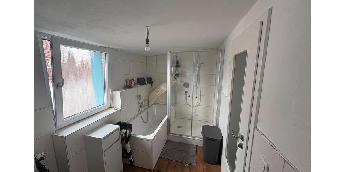 Maisonettenwohnung Herrenberg - 6 Zimmer, 150 m&sup2;, 1.550&euro; | Angebot:27606285