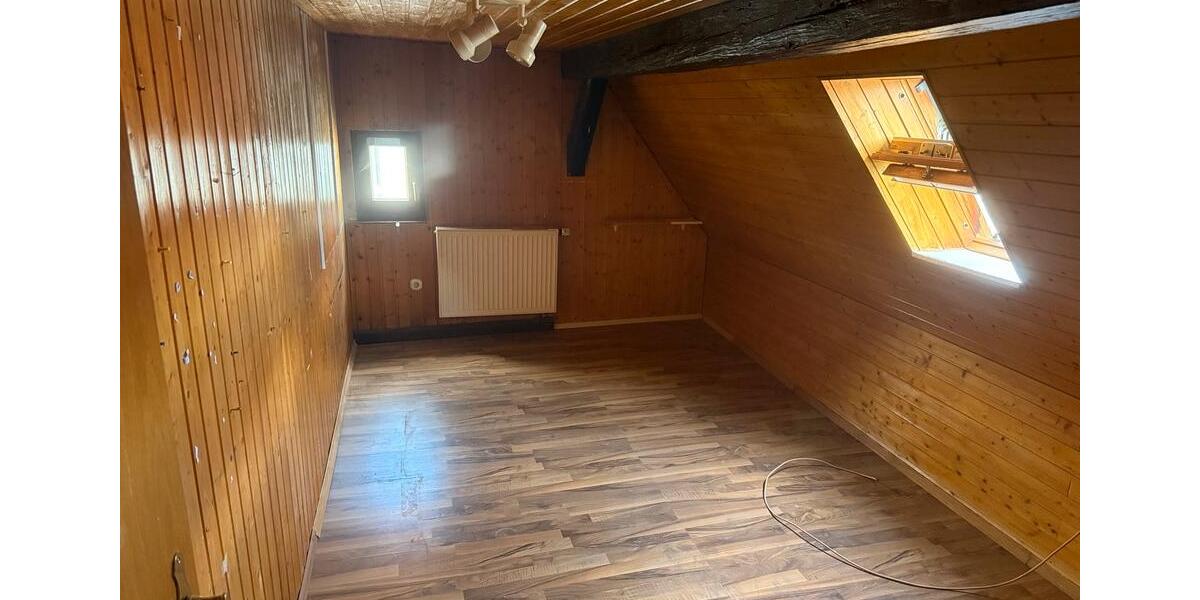 Dachgeschoßwohnung Schlaitdorf - 4 Zimmer, 63 m&sup2;, 750&euro; | Angebot:27547264