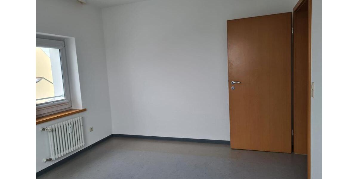 Dachgeschoßwohnung Trochtelfingen - 3 Zimmer, 105 m&sup2;, 700&euro; | Angebot:26676235
