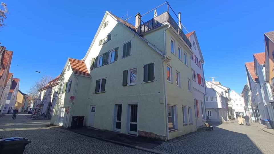 Mehrfamilienhaus, Wohnhaus Reutlingen - 6 Zimmer, 200 m&sup2;, 450.000&euro; | Angebot:25282639