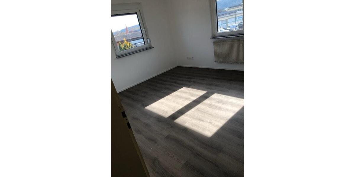 Etagenwohnung Rottenburg am Neckar - 3 Zimmer, 65 m&sup2;, 900&euro; | Angebot:27570570