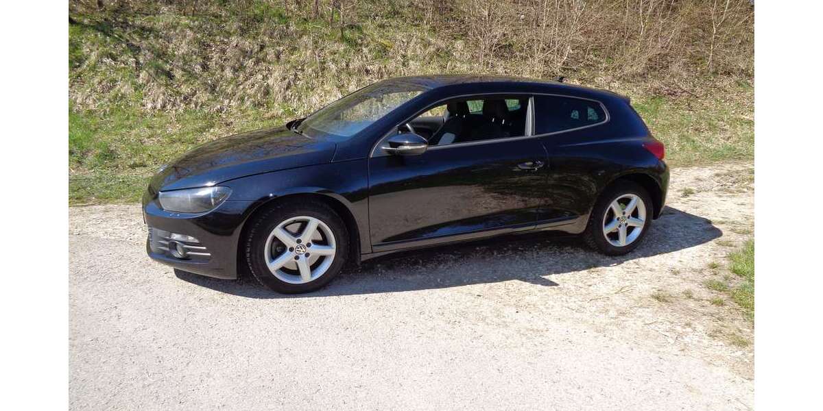 VW Scirocco 98.000 km 8.999 &euro; Reutlingen (Ohmenhausen)- Tel 01799296766 72770