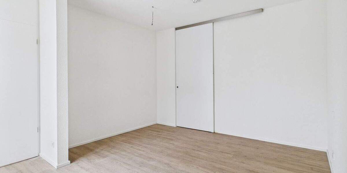Etagenwohnung Sindelfingen Ost - 2 Zimmer, 67 m&sup2;, 1.350&euro; | Angebot:25671739