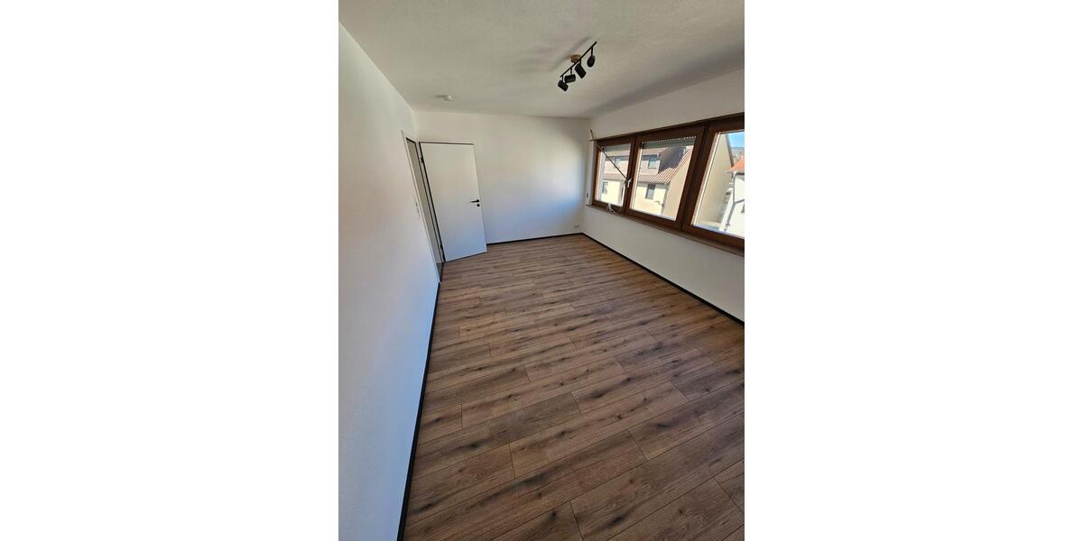 Etagenwohnung Herrenberg - 5 Zimmer, 136 m&sup2;, 530&euro; | Angebot:27600625