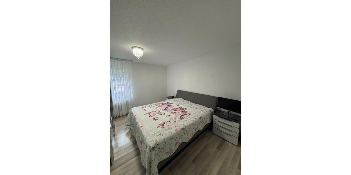 Etagenwohnung Rottenburg am Neckar - 4 Zimmer, 98 m&sup2;, 1.300&euro; | Angebot:25926122