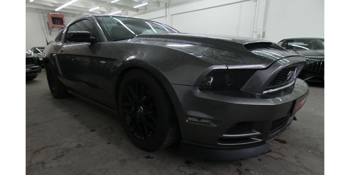 Ford Mustang 112.500 km 13.899 &euro; Metzingen 72555