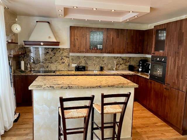 Etagenwohnung Metzingen - 5 Zimmer, 152 m&sup2;, 1.700&euro; | Angebot:26380973