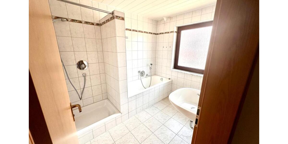 Etagenwohnung Nufringen - 3.5 Zimmer, 102 m&sup2;, 1.190&euro; | Angebot:26049575