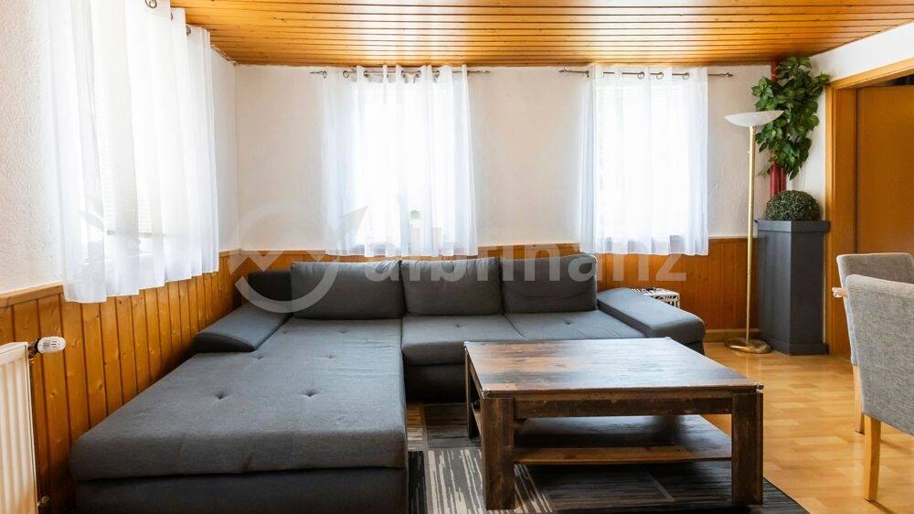 Mehrfamilienhaus, Wohnhaus Münsingen / Buttenhausen Buttenhausen - 8 Zimmer, 296 m&sup2;, 298.000&euro; | Angebot:25743276