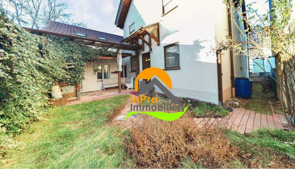 Einfamilienhaus Dettingen an der Erms - 8 Zimmer, 218 m&sup2;, 415.000&euro; | Angebot:25801626