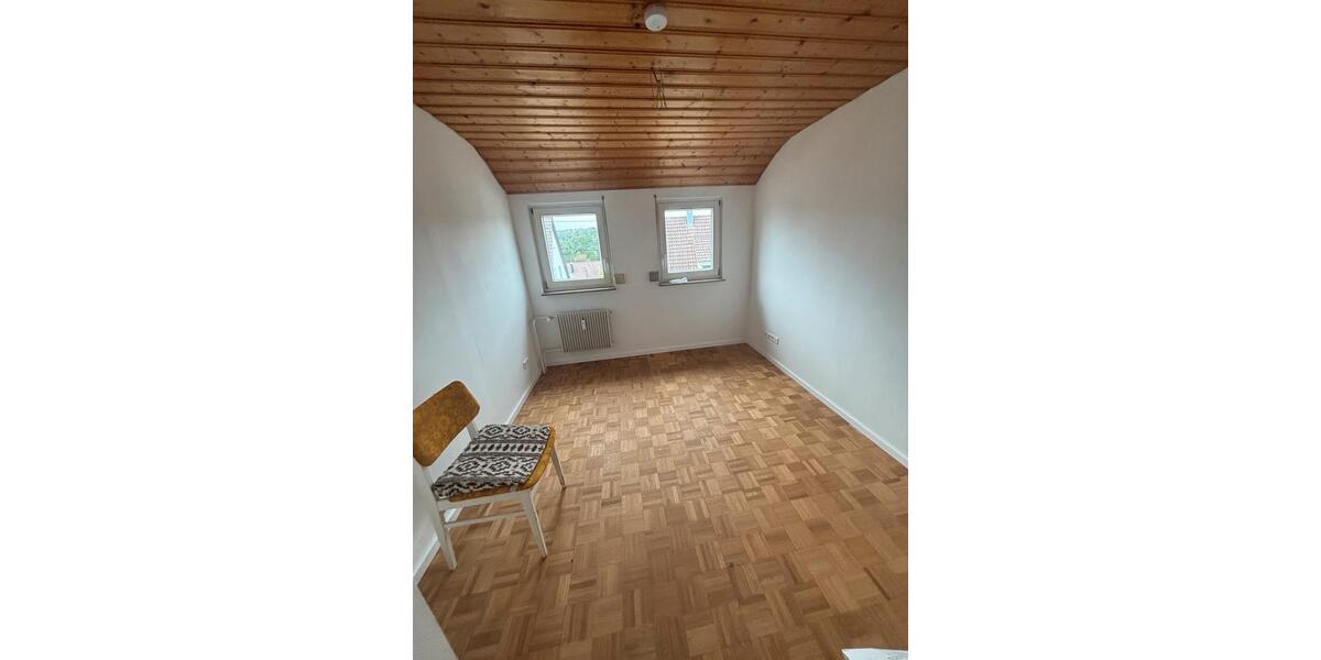 Dachgeschoßwohnung Kirchentellinsfurt - 5 Zimmer, 72 m&sup2;, 750&euro; | Angebot:27564794