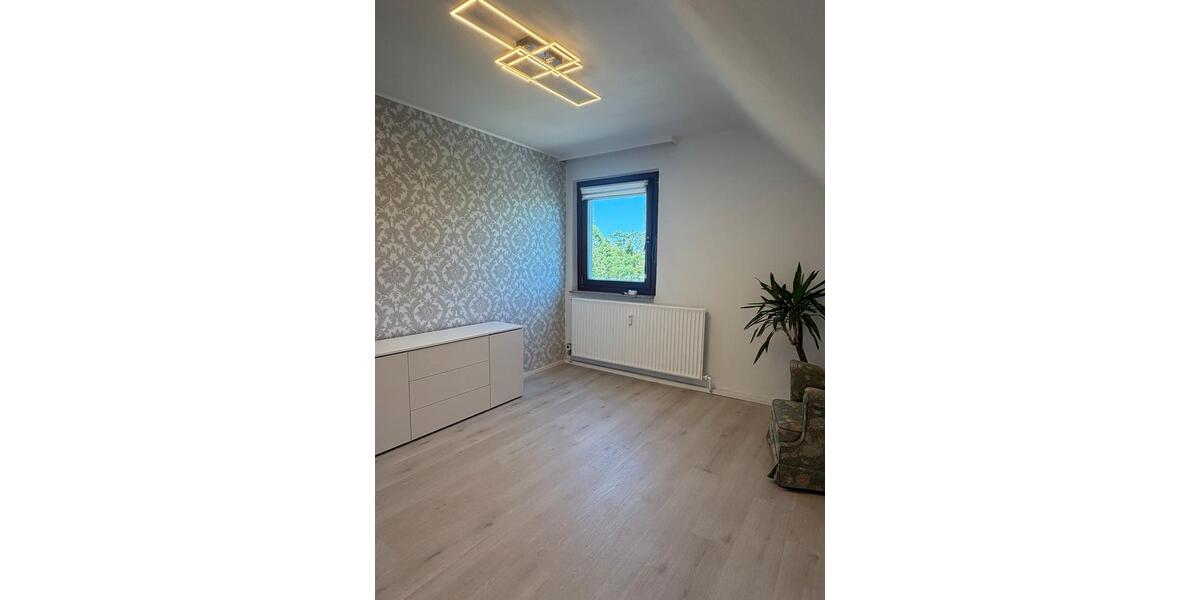 Dachgeschoßwohnung Leinfelden-Echterdingen Echterdingen - 5 Zimmer, 77 m&sup2;, 1.590&euro; | Angebot:27545343
