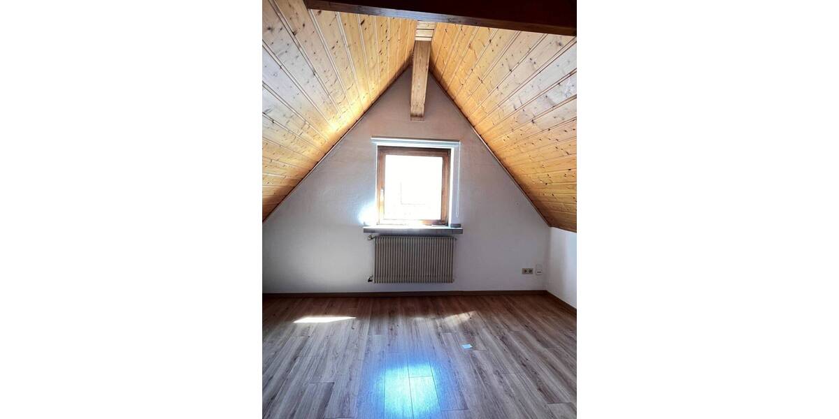 Mehrfamilienhaus, Wohnhaus Herrenberg - 7 Zimmer, 220 m&sup2;, 695.000&euro; | Angebot:25780767