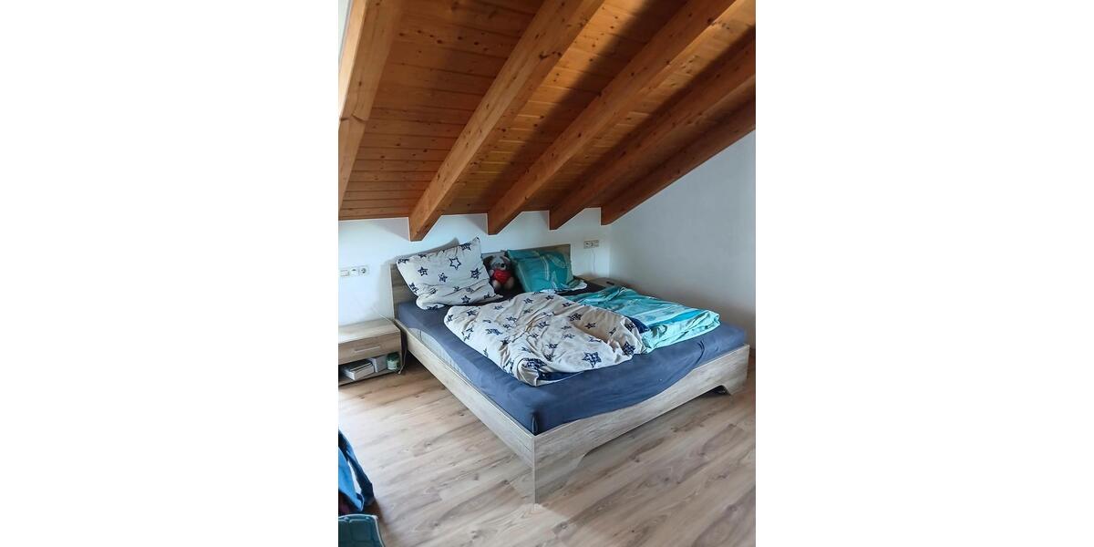 Dachgeschoßwohnung Holzmaden - 3.5 Zimmer, 83 m&sup2;, 1.040&euro; | Angebot:26687939