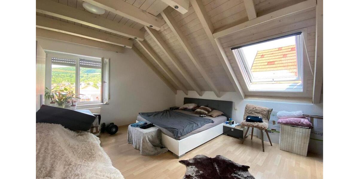 Dachgeschoßwohnung Dettingen an der Erms - 3 Zimmer, 92 m&sup2;, 340.000&euro; | Angebot:24832123