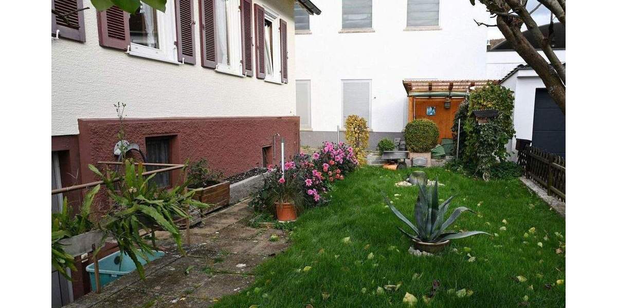 Einfamilienhaus Bad Urach - 5 Zimmer, 143 m&sup2;, 375.000&euro; | Angebot:25804260