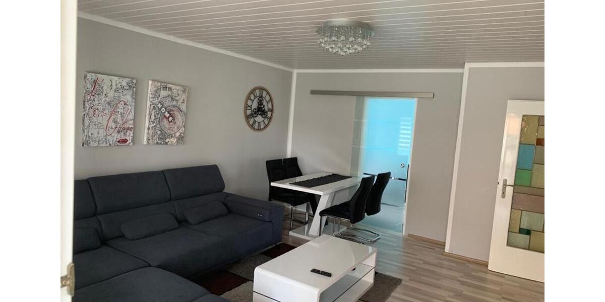 Etagenwohnung Reutlingen Altenburg - 4 Zimmer, 100 m&sup2;, 1.200&euro; | Angebot:25713650