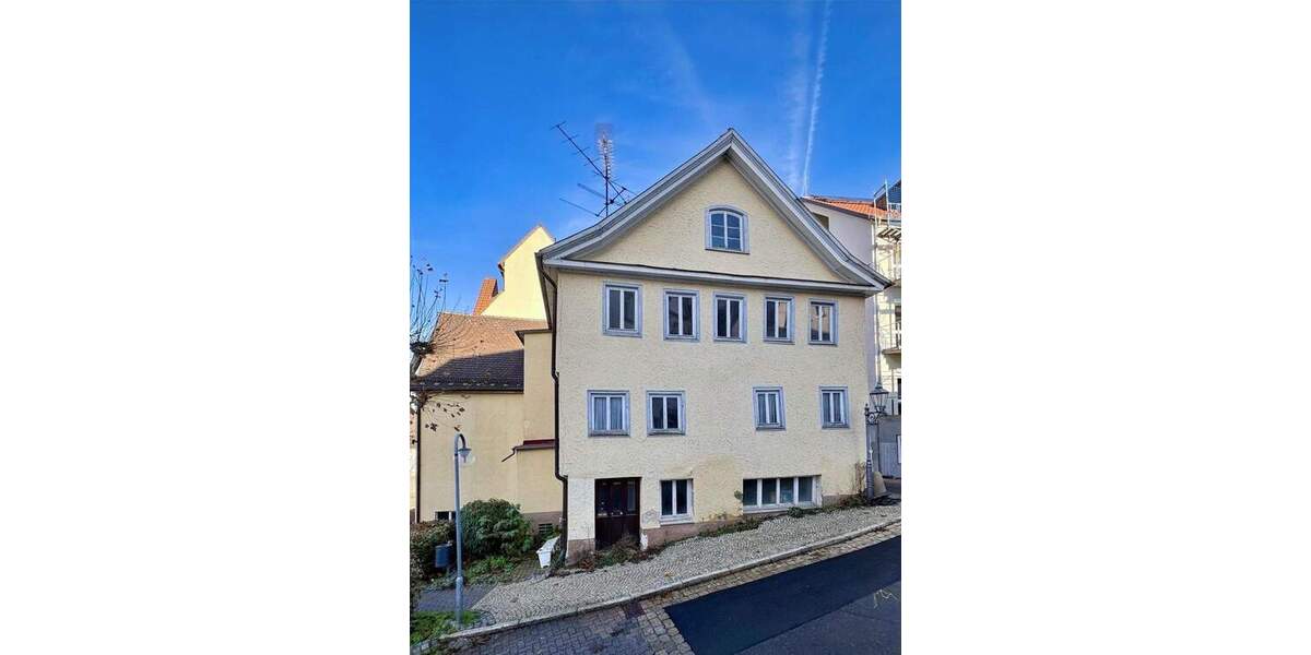 Mehrfamilienhaus, Wohnhaus Hechingen - 8 Zimmer, 156 m&sup2;, 90.000&euro; | Angebot:25692898
