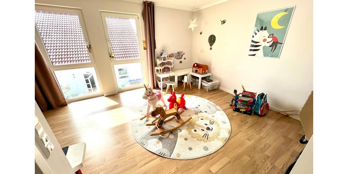 Einfamilienhaus Mössingen - 11 Zimmer, 213 m&sup2;, 1.900&euro; | Angebot:26603226