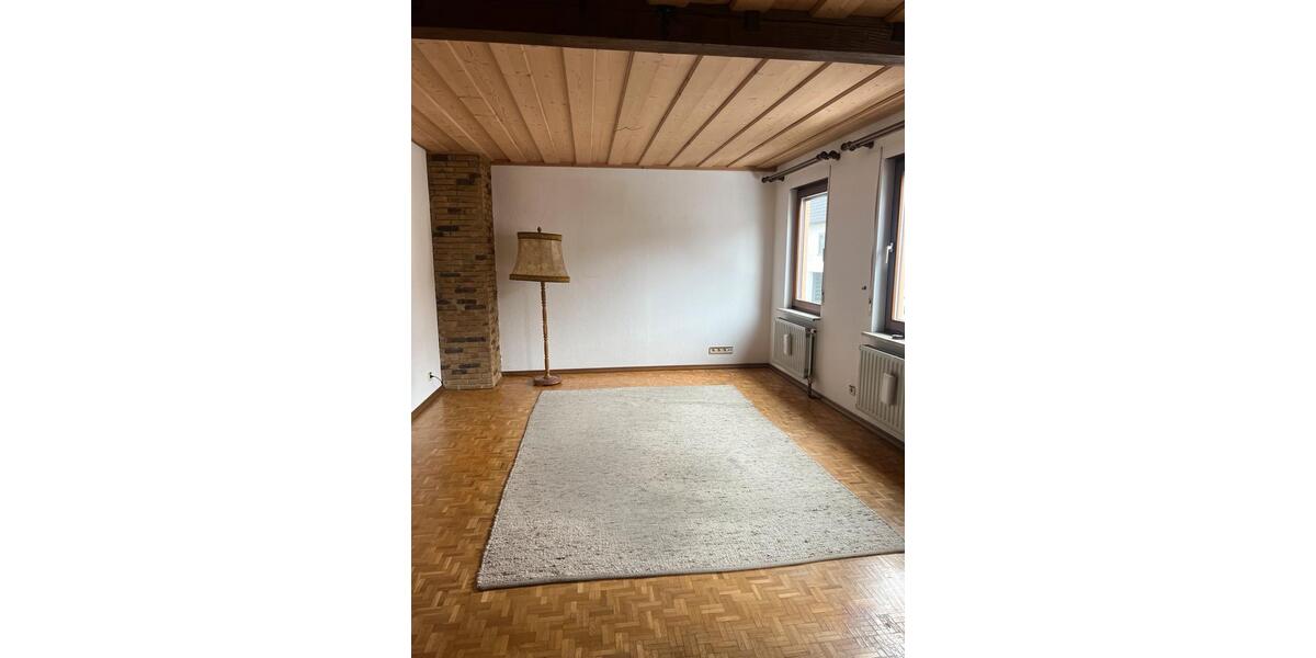 Etagenwohnung Bad Urach - 3 Zimmer, 100 m&sup2;, 1.100&euro; | Angebot:24782140