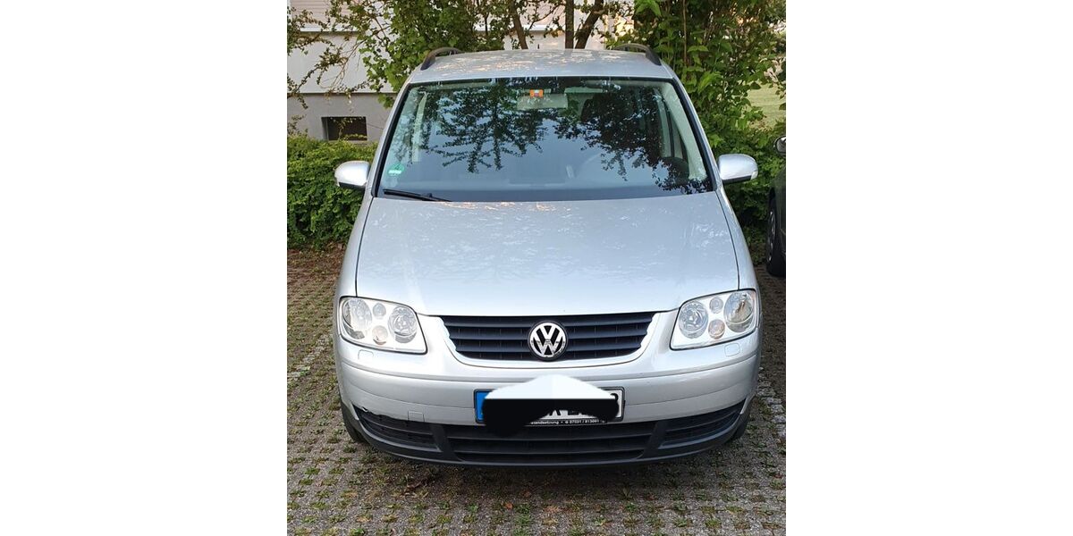 VW Touran 238.000 km 3.600 &euro; Gäufelden 71126