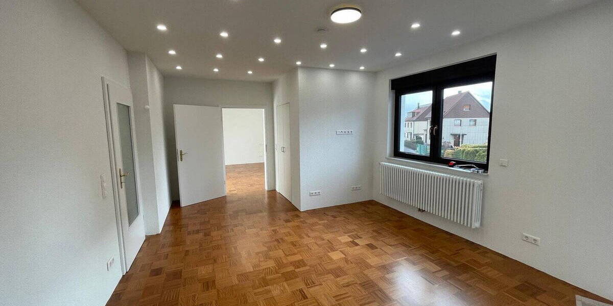 Etagenwohnung Böblingen - 2 Zimmer, 90 m&sup2;, 1.250&euro; | Angebot:26376911