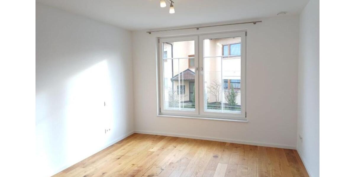 Dachgeschoßwohnung Filderstadt - 4.5 Zimmer, 150 m&sup2;, 2.500&euro; | Angebot:25821677