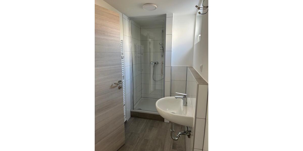 Etagenwohnung Sonnenbühl - 5 Zimmer, 130 m&sup2;, 1.150&euro; | Angebot:24730097