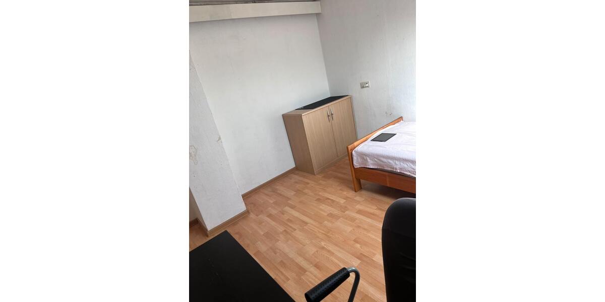 Einfamilienhaus Sindelfingen Sindelfingen (Stadt) - 4 Zimmer, 12 m&sup2;, 400&euro; | Angebot:27617712