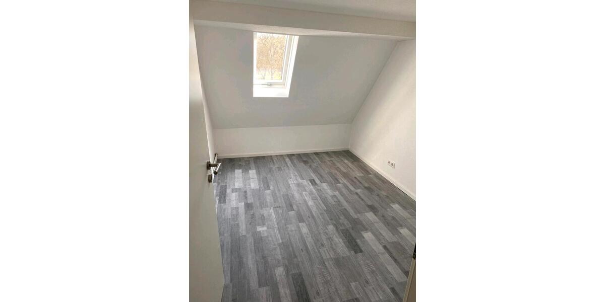Etagenwohnung Rottenburg am Neckar - 4 Zimmer, 60 m&sup2;, 700&euro; | Angebot:25942981