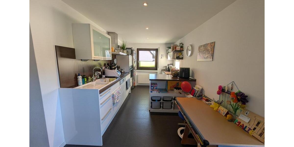 Etagenwohnung Bempflingen - 4 Zimmer, 123 m&sup2;, 1.250&euro; | Angebot:26588067