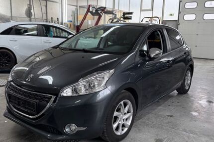 Peugeot 208 45.820 km 6.599 &euro; Pfullingen 72793