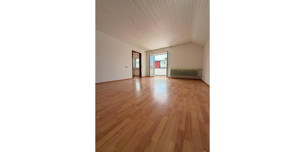 Dachgeschoßwohnung Ostfildern - 5 Zimmer, 90 m&sup2;, 1.130&euro; | Angebot:26699192