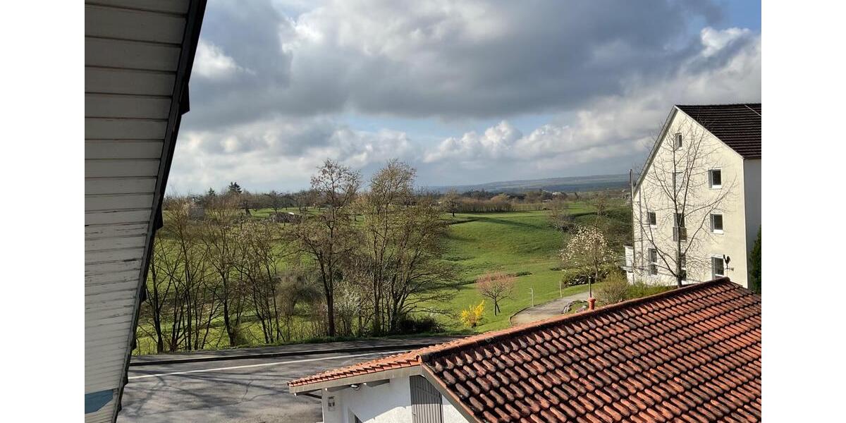 Dachgeschoßwohnung Herrenberg - 3.5 Zimmer, 99 m&sup2;, 1.150&euro; | Angebot:25941986