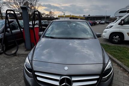 Mercedes-Benz B 250 92.716 km 18.000 &euro; Sindelfingen 71063
