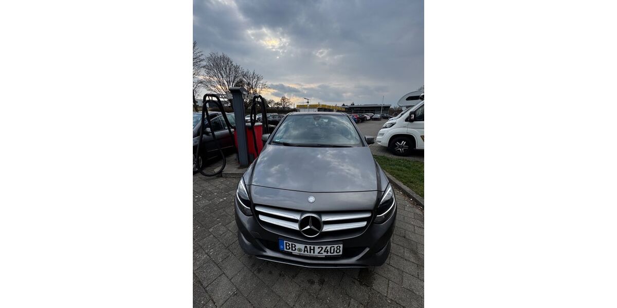 Mercedes-Benz B 250 92.716 km 18.000 &euro; Sindelfingen 71063