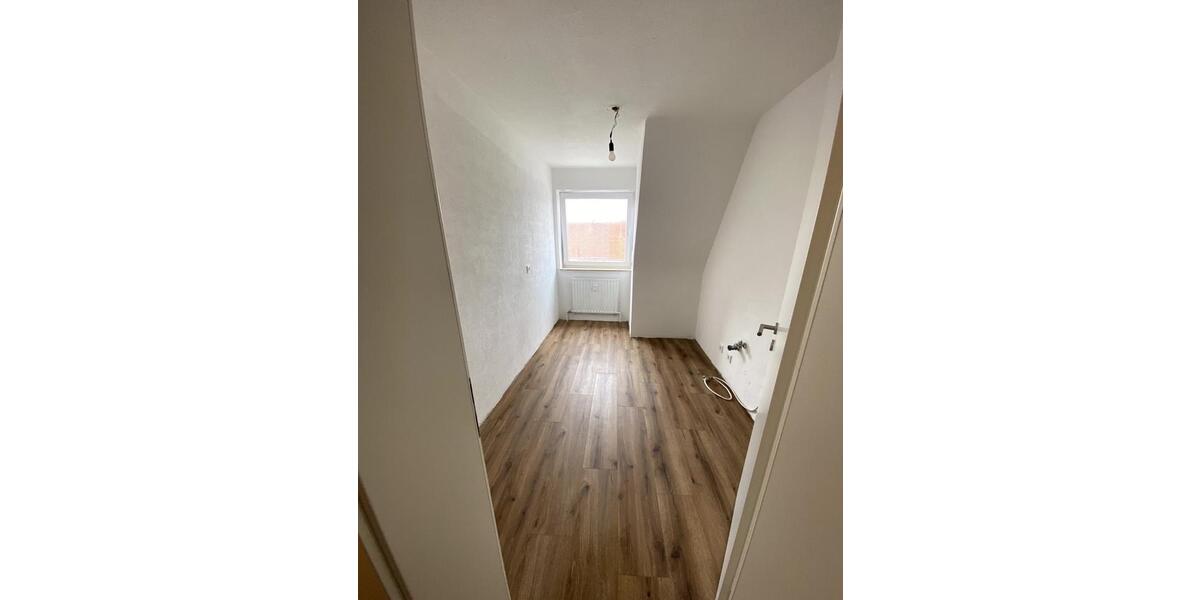 Etagenwohnung Gäufelden - 4.5 Zimmer, 85 m&sup2;, 297.000&euro; | Angebot:25420835