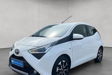 Toyota Aygo (X) 17.600 km 10.490 &euro; Reutlingen 72766